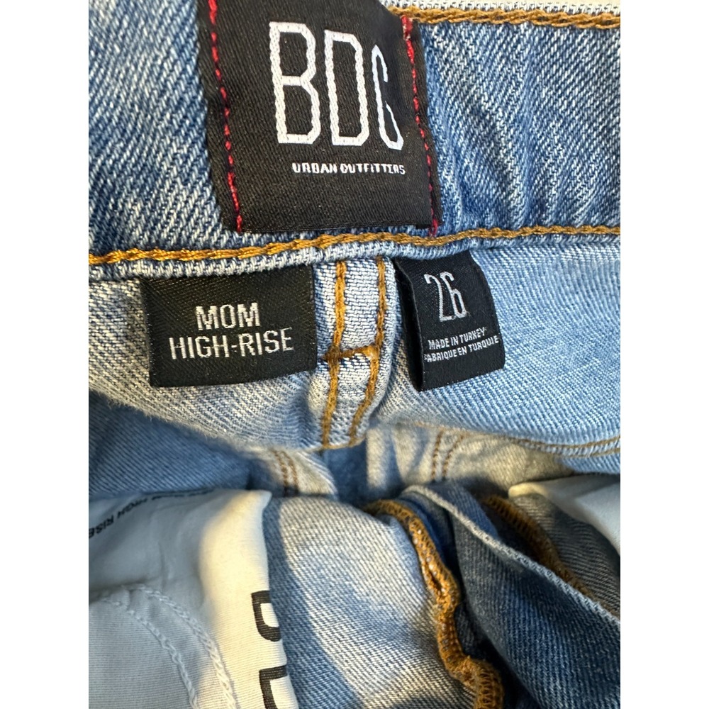 BDG Urban Outfitters High Waisted Destroyed Mom Jeans Light Wash Blue Denim 26 - Picture 6 of 15